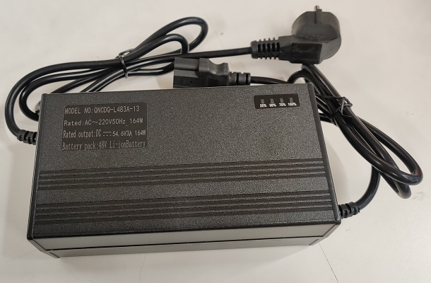 E-Move: Laturi - E-Move - KMOSA0790 - 1