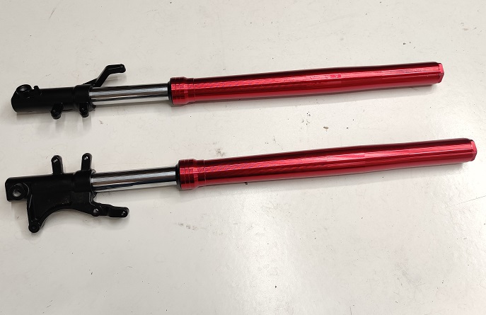 Kruiser Heritage: Etujousi vasen punainen - Kruiser Heritage - KMOSA1021 - 1