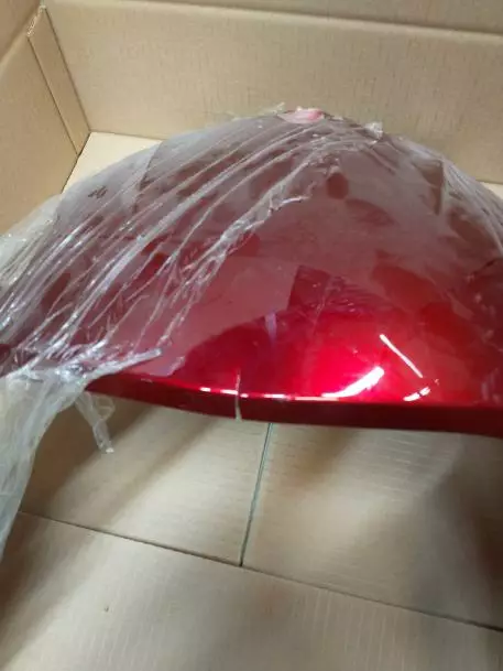 Silverfox Four: Etukate punainen VAURIOITUNUT - SilverFox Four - KMOSA0683 - 1