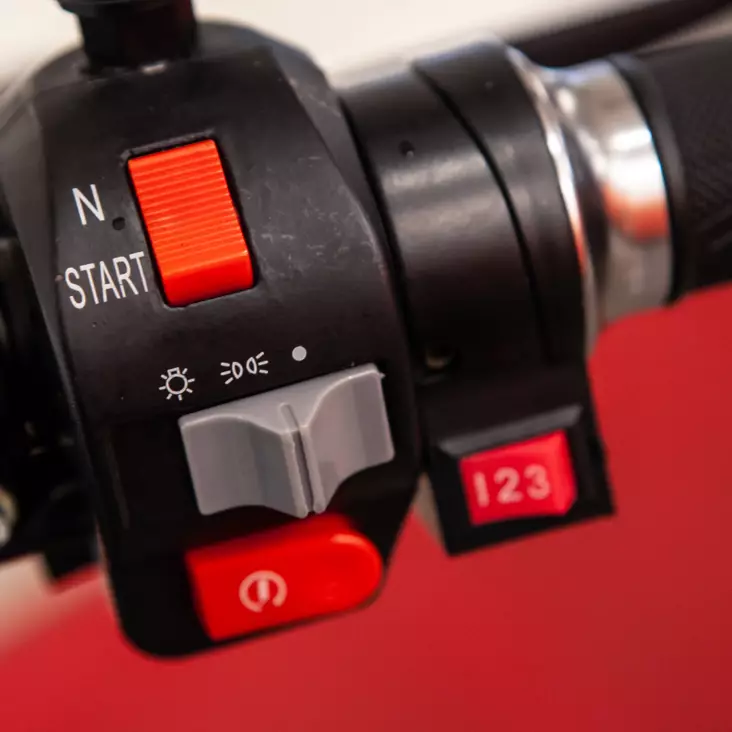 E-Scooter 2.0: Ohjaustangon katkaisimet oikea - E-Scooter - KMES2OSA083 - 1