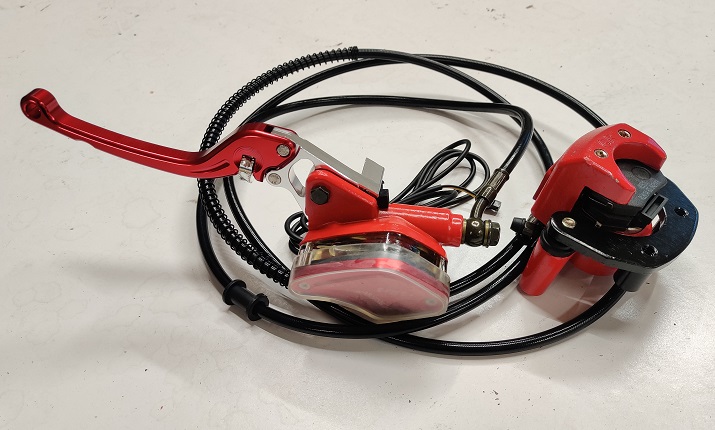 Kruiser Heritage: Takajarrusarja punainen - Kruiser Heritage - KMOSA0624 - 1