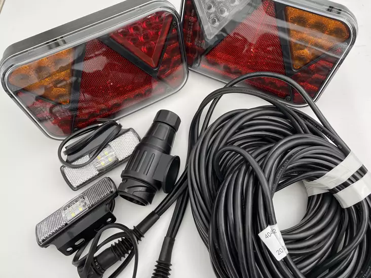 LED VALOSARJA 12V, 9M+2X4M (5+5-NAP) - Peräkärry Valot  - 57104 - 1