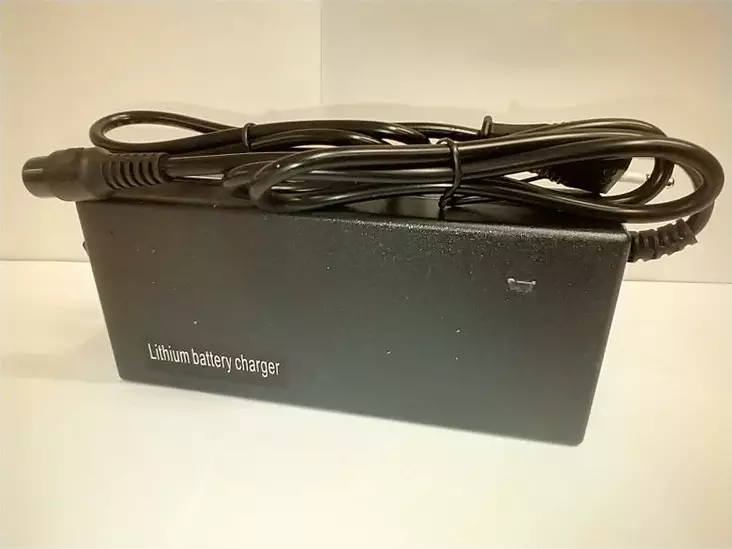 Lasten/Caravan Kruiser: Laturi - Lasten Kruiser - KMOSA0874 - 1