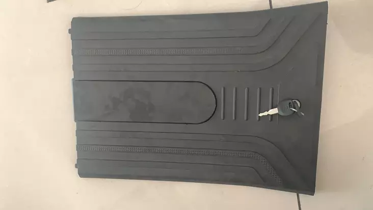 Kruiser mopo: Akkukotelon muovi + lukko ja avain - Kruiser 2.0 mopo - KMOSA0897 - 1