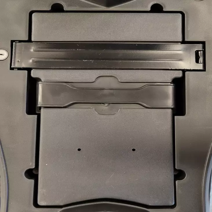 E-Scooter 2.0: Akkujen laatikko jalkatilan alla - E-Scooter - KMES2OSA088 - 1