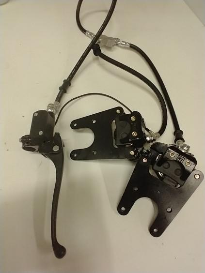 SilverFox Four 2.0 Etujarrusarja (sisältää: jarrusatulat, letkut ja kahvan) - Silverfox Four 2.0 - KMJCFOXOSA039 - 1